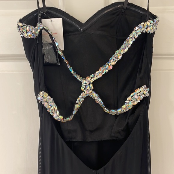 Formal Dress - Picture 3 of 6